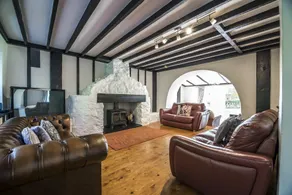 Barn Conversion - Hot Tub - Penally - Tenby - Image 4