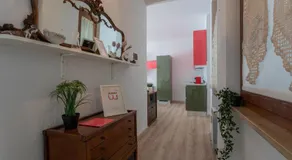 Yes House - Image 3