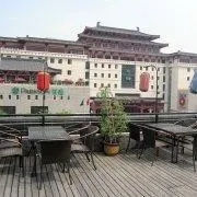 Qindao Business Hotel - Image 2