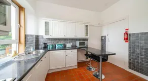 Orchar Park View - Stones Throw from The Beachfront - Image 5