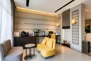 Home Inn Plus Yantai Mixc Yanda Seaside Bathing Beach - Image 5