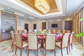 Holiday Inn Parkson Manor - Image 4