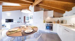 Casa Agatha Lenno- luxury air conditioned village home by Italian Apartments - Image 2
