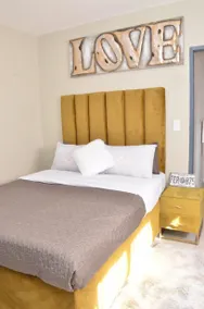 High BnBGuestlodge - Image 2