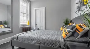 MODERN COED DORM!! 15 MIN TRAIN TO CENTER CITY!! - Image 2