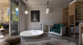 Evora Luxury Suites - Image 2