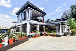 Blue Veil Villa Hotel - Image 3