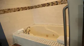 Theroff's Motel - Image 3