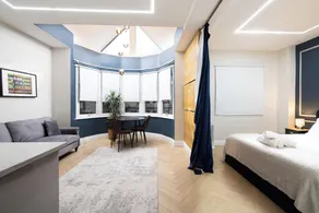 London Studios and Suites - Image 2