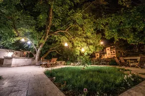 El Puente Cave Hotel - Image 2