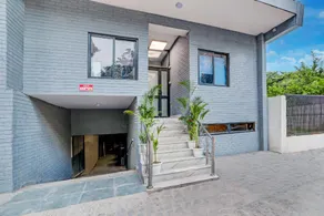 Hotel O DLF Phase 1 Metro Station Gurugram - Image 5