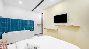 Le Repaire - Love Room - Jacuzzi - Wifi - Image 2