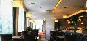 Royal Hotel - Image 2