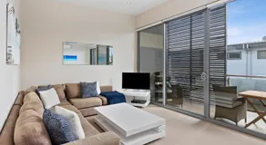 OG- By the Sea, 400m to Beach - Image 2