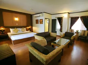 Top North Hotel - Image 3