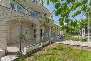 Appartement de vacances avec barbecue, terrasse et jardin | Vue mer - Image 2
