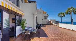 Modern Sea View Apartment with Pool & Terrace - Image 3