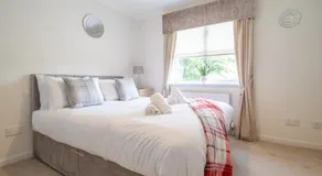 The Well - 3 bedroom apartment - Image 2
