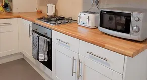 Very spacious two bedroom converted apartment in East Croydon - Image 4