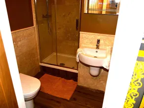 Sexy Luxurious Versace Apartment Near Sheffield - Image 2