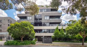 StayCentral - Hawthorn East - Study, 2 Car spaces - Image 4