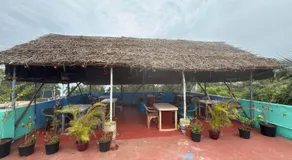 Sri Murugan Beach Paradise Hotel - Image 5