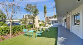 Pelican Studio with Full Kitchen and Patio - Image 4