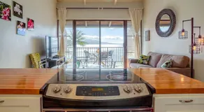 Maalaea Banyans #403 Ocean Front Location, Top Floor, Excellent View, Wifi - Image 3