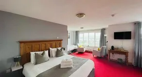 Dingle Marina Lodge - Image 2
