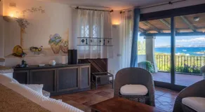 Agréable villa entièrement équipée avec terrasse, jardin et piscine | Vue montagne - Image 2