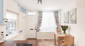 Bluegrass Cottage - Free parking - Image 2