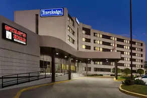 Travelodge by Wyndham Toronto East - Image 2