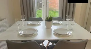 Three Bedroom Semi Detached House By Flipside Property Aylesbury Serviced Accommodation & Short Lets With Wifi & Parking - Image 3