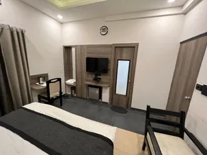 Hotel Deepshikha - Image 2