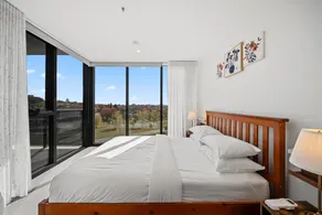 Stylish 2-bed Apartment With Luxe Amenities Access - Image 2