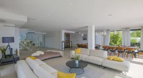 Luxury beachfront Villa Glorious Brela with pool and jacuzzi - Image 4