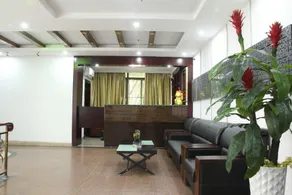 Golden Leaf Hotel Jiangmen - Image 2