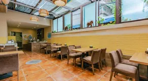 Holly's Hostel - Image 2