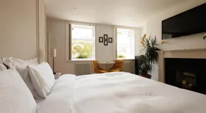 Pembroke Guest Suite - Image 2