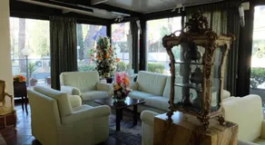 Hotel Flowers - Image 3
