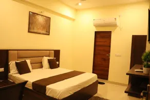 hotel swaroop - Image 2