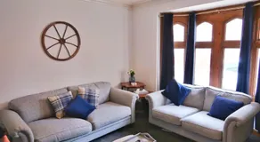 Castle Manor, 4 Bed Seaside Retreat - Image 2