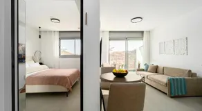 Modern Sea View Escape - Image 2