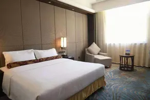 Golden Furong Hotel - Image 2