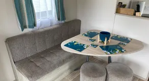 5 mins walk to beach. 3 bedroom caravan. Sleeps 8 - Image 4