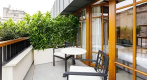 OLD TOWN SNAIL Design Apartments - Image 3