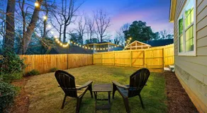 Private Home wtih Fenced Yard, King Bed and Workspace, Decatur - Image 5