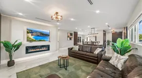 Tropical Luxury Paradise - Fully Renovated in WPB - Image 2