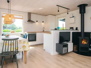 6 person holiday home in Juelsminde - Image 2