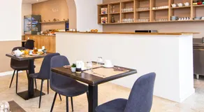 Hotel Parisien - Image 5